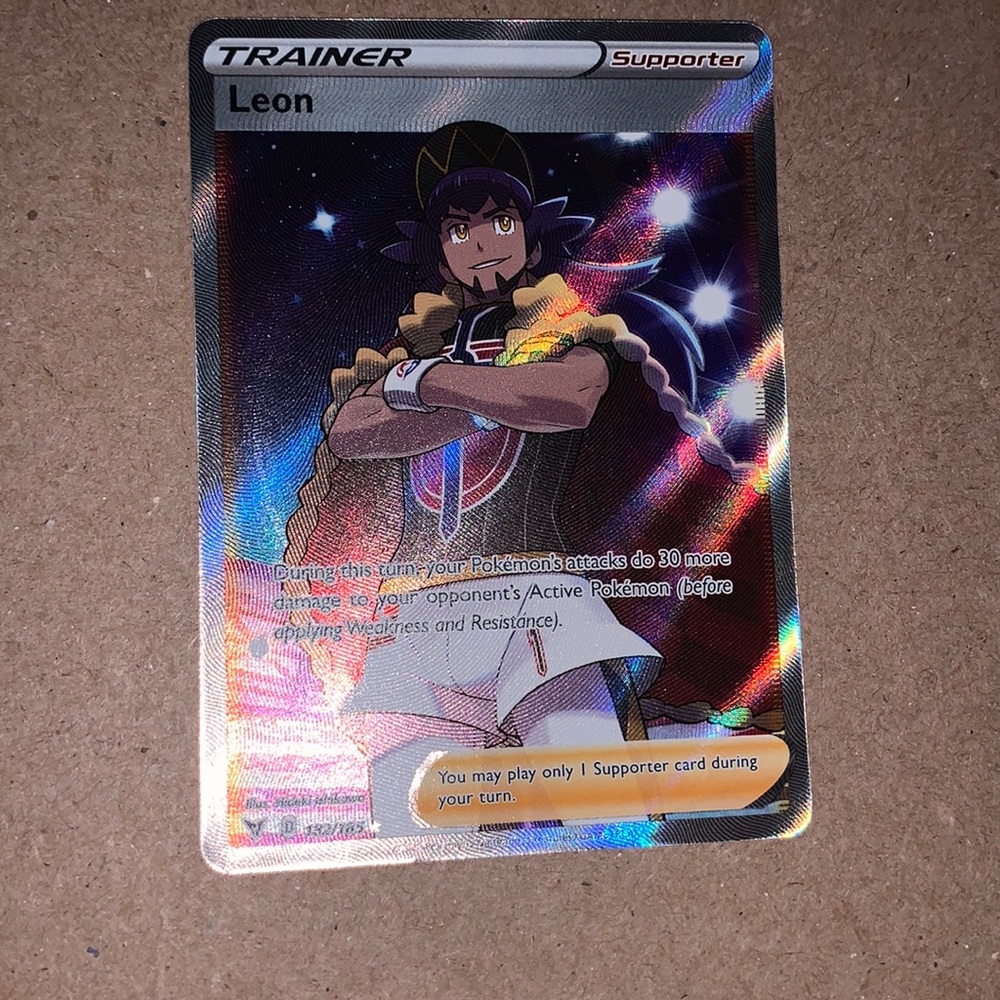 Leon trainer pokémon card, shiny varient